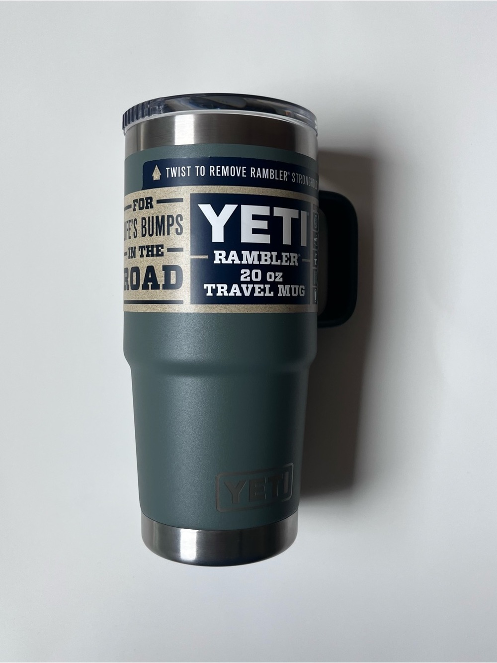Yeti Rambler 20 oz Travel Mug in Gray NWT